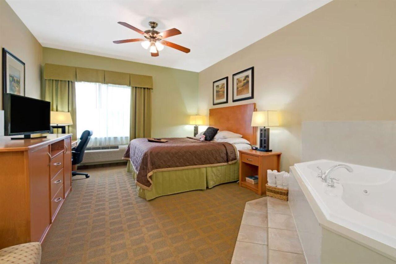 فندق Super 8 By Wyndham Austin/Airport North المظهر الخارجي الصورة