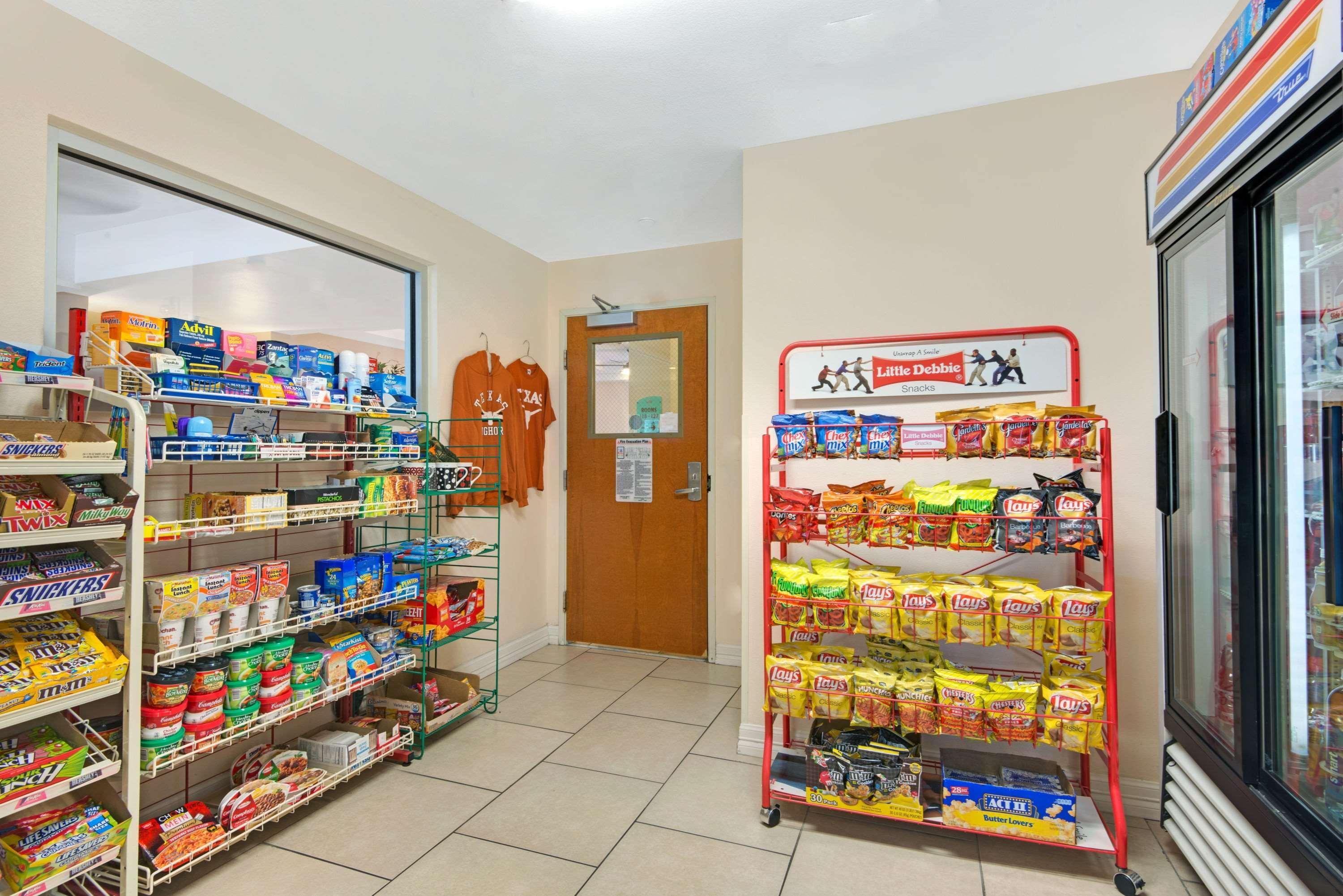 فندق Super 8 By Wyndham Austin/Airport North المظهر الخارجي الصورة