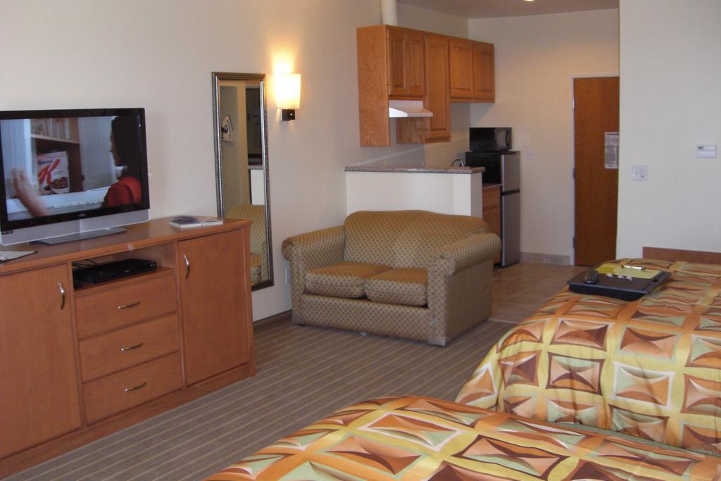 فندق Super 8 By Wyndham Austin/Airport North المظهر الخارجي الصورة