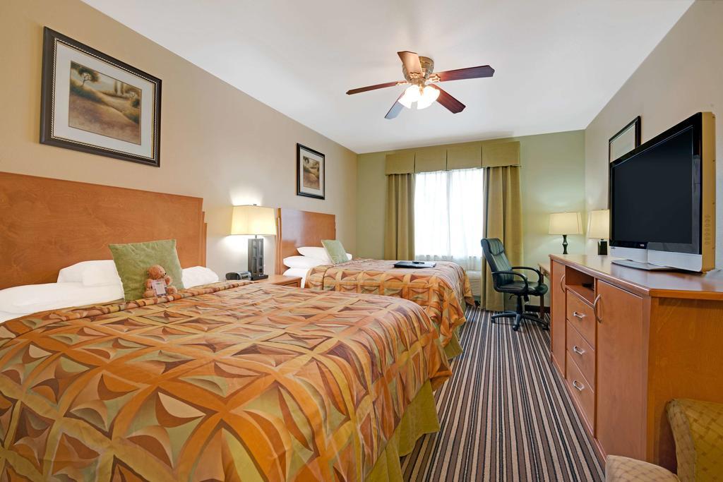 فندق Super 8 By Wyndham Austin/Airport North المظهر الخارجي الصورة