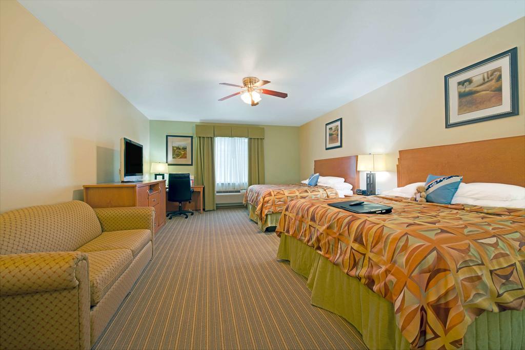 فندق Super 8 By Wyndham Austin/Airport North المظهر الخارجي الصورة